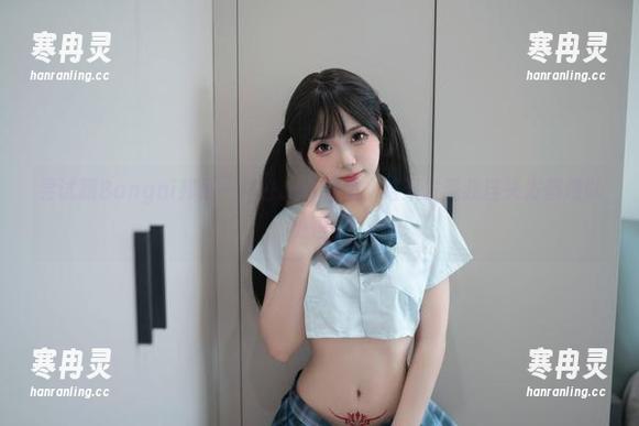 Bangni邦尼 尝试跟Bangni邦尼一样去cos姐姐,结果发现我连头发都难以处理…