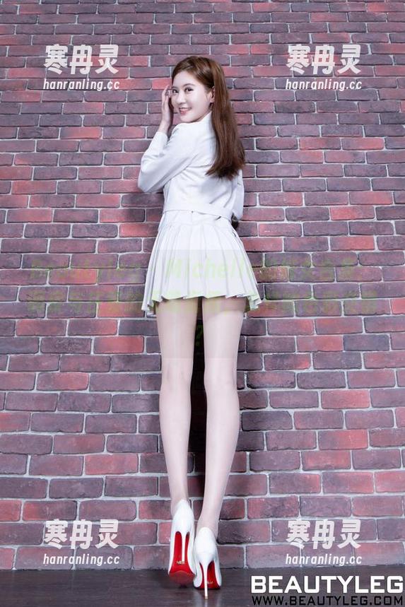 Beautyleg-michelle Beautyleg - Michelle的修女合集:调皮与庄重的无缝衔接,怎样的色彩交错?