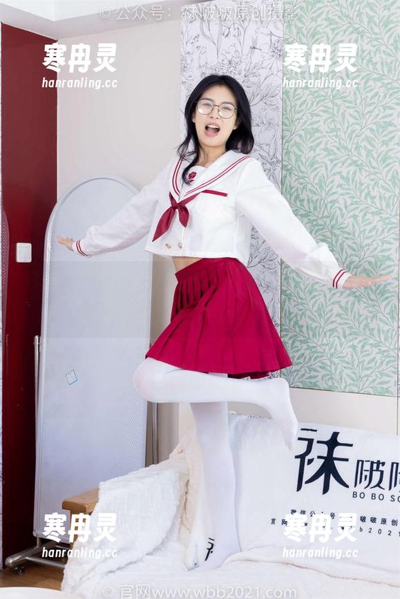 BoBoSocks袜啵啵-泡芙 BoBoSocks袜啵啵 - 不穿鞋子的泡芙,果然走出了一条花絮版的免费图包人生