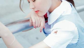 BoLoli菠萝社 - 夏美酱的照片，镂空中似乎弥漫着一阵微妙的气息，我们的想象开始跑偏。