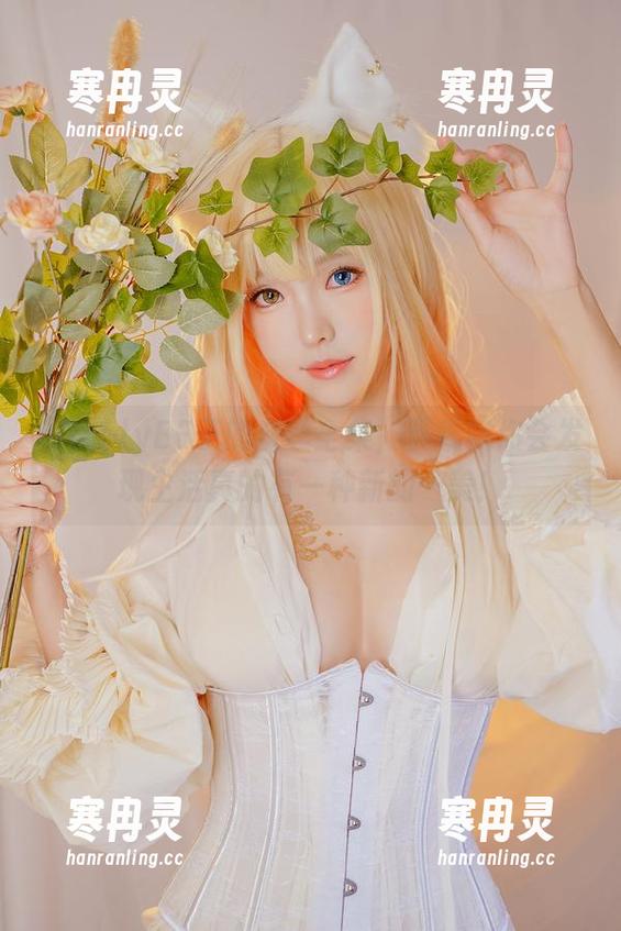 ElyEE子 试试ElyEE子的灰丝全集,下载完你会发现生活真的有一种新的…美!