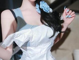 K酱修女的高清合集，脸上那纠结的表情，给人一种强烈的好奇心。