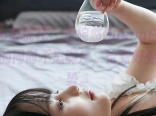 MiiTao蜜桃社 - 王婉悠Queen白裙写真：优雅的同时不忘调皮，恰到好处的摆姿势。