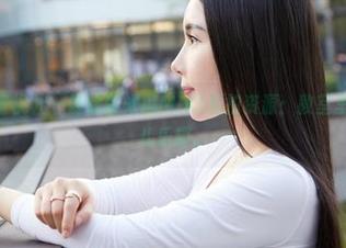 MiiTao蜜桃社 - 隐藏版米琪MIKI私拍资源：教室里的一点当儿乐趣。