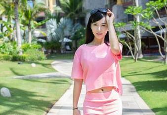 TuiGirl推女郎 - 赵惟依的自拍秀，竟然比美图功能还强大！