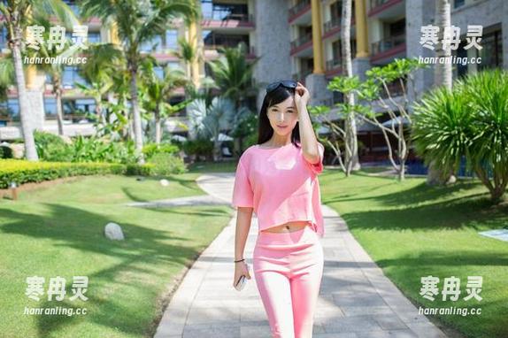 TuiGirl推女郎 - 赵惟依的自拍秀，竟然比美图功能还强大！