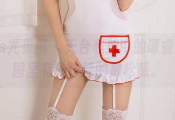 UGirls尤果网 - 天台私拍中的谭睿琪，原图里有种奇异的放松感。