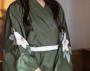 Xiuren秀人网 - 娜娜子yy用制服的图册，打开了我的新玩法！