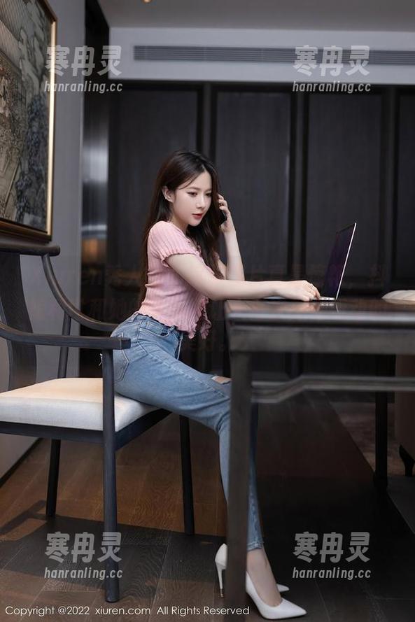 Xiuren秀人网-抖娘利世 Xiuren秀人网 - 这张图片真是惊艳,抖娘利世和她的体操服让人再次想起运动的美好。