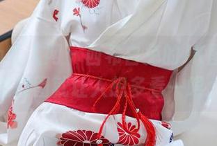 Xiuren秀人网 - 西希白兔的JK图集，光是构图就让人想多看一眼。