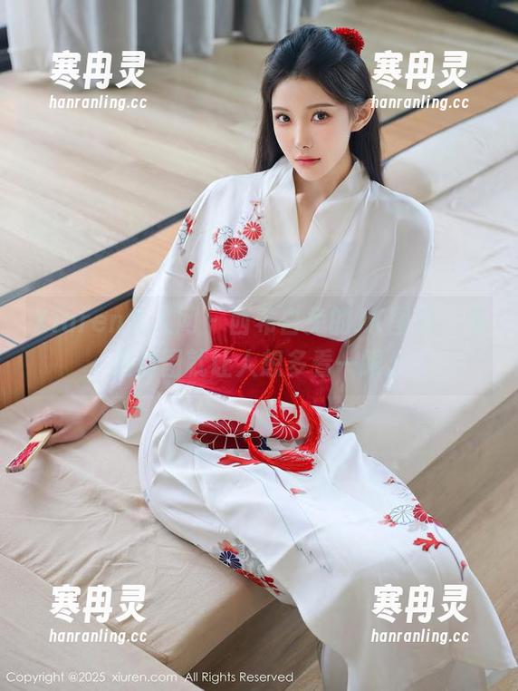 Xiuren秀人网-西希白兔 Xiuren秀人网 - 西希白兔的JK图集,光是构图就让人想多看一眼。
