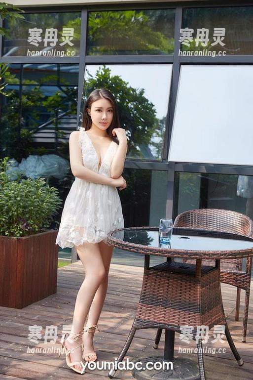 YouMi尤蜜荟 - 有感而发：合法萝莉的最新作品集《白丝》，反正我是一脸问号。