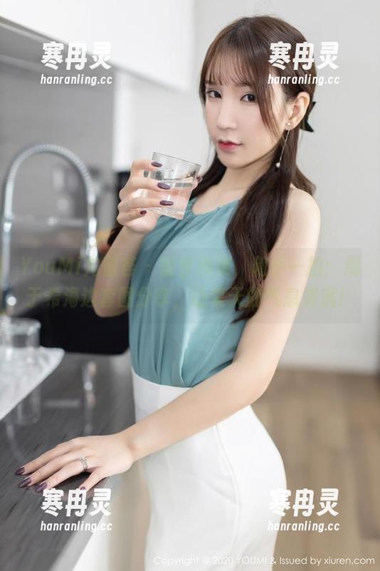 YouMi尤蜜荟-周于希 YouMi尤蜜荟 - 徒步沙滩,随手一拍:周于希海边套图分享,让夏天的气息满满!