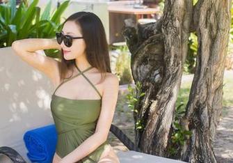 YouMi尤蜜荟 - 损友们，妲己_Toxic的修女写真集来了，分享保密的“恶作剧”。