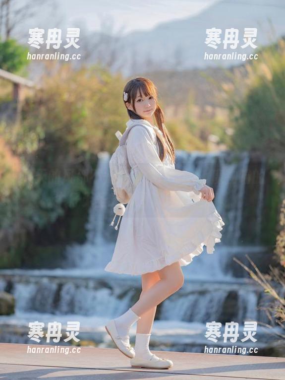 nagisa魔物喵 夏天的风都不知所措,nagisa魔物喵的牛仔无圣光套图真让人迷离。