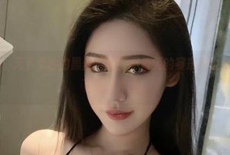 微密圈 - 天下无敌的黑丝连体？不爱笑的赛琳真会玩，果断下载这套图！