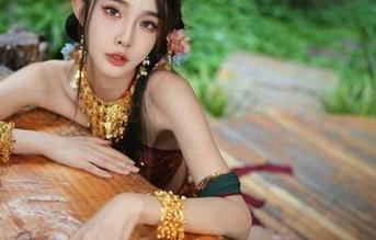 在图库中，余多多Dudu舰长版ASMR的调皮精选