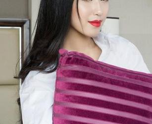 克拉女神 - 芊芊的校园写真，挺无圣光的，难怪那么撩。