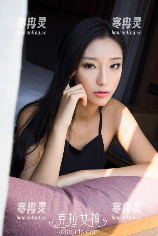 克拉女神-静宜 克拉女神 - 可爱其实充满玄机,静宜的图包里藏着多少小心机?