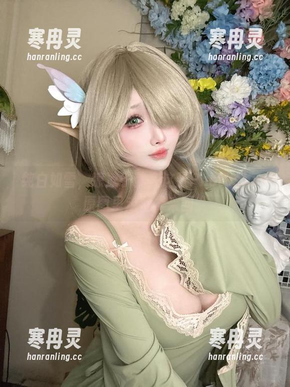 纯白如雪，凉凉子就在这张Photoshop原图里走了个来回。