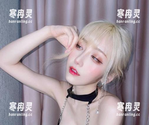 原图尽显，啾小妍Deer的户外风情小宇宙？