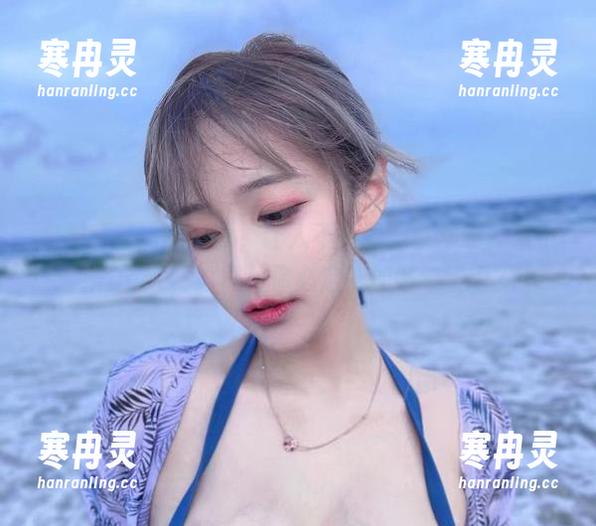 啾小妍Deer 金发和芭比的结合,让人不禁想起童年啊。啾小妍Deer,这照片你必定得加贴纸了吧?