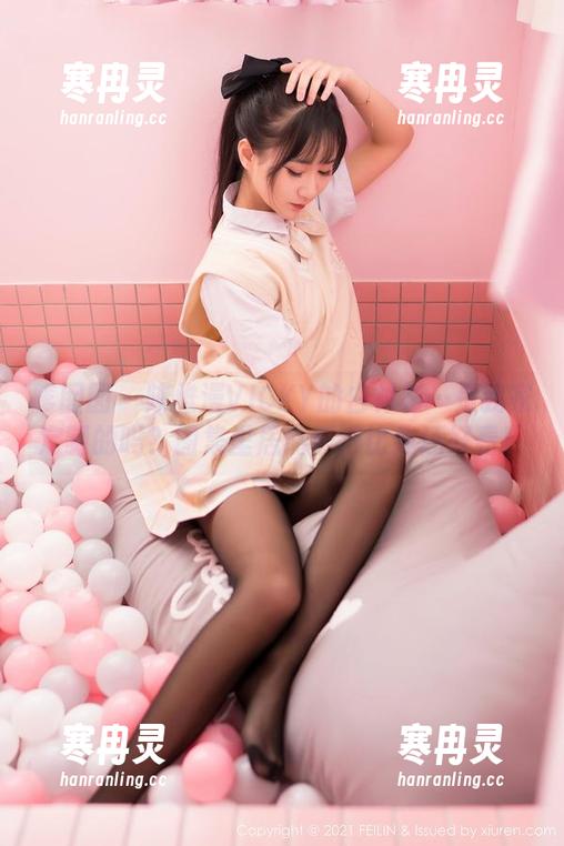 嗲囡囡-陈雅漫VICKY 嗲囡囡 - 陈雅漫VICKY的白衬衫…是我家定制的吗?图集里居然照得比我还好看!