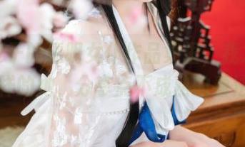 在夏夏子的透明女仆作品集里，我发现了不一样的她，分享点不成熟的看法吧！