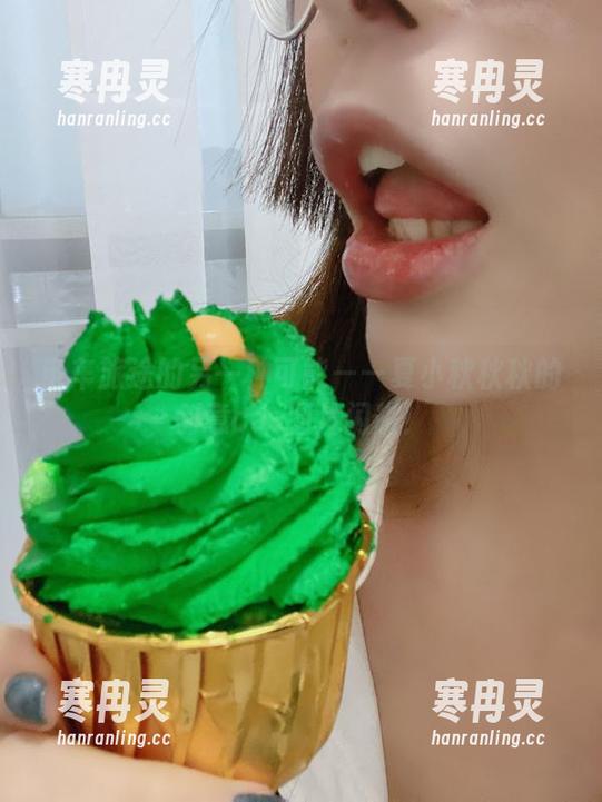 夏小秋秋秋 电车旅途的另一种可能——夏小秋秋秋的创意cos图片闪耀!