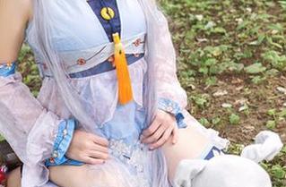 头条女神 - 美纳子的资源，那个少女的嘴角微微上扬