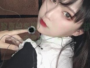 奇行家狗崽的套图：桃子听蝉，却隐藏着丰富的资源！