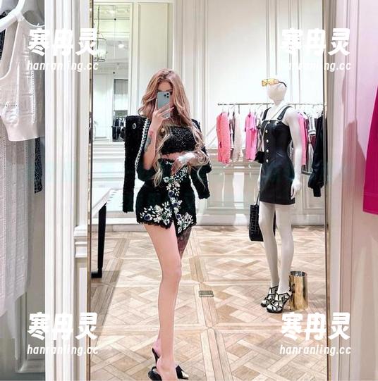 奈斯希希 微密圈 - 每一秒都是美图,奈斯希希和她的裤里丝又来撒糖!