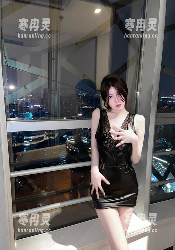 奔跑的晶骡儿 微密圈 - 奔跑的晶骡儿的视角:私房中的美丽小姐和她那件睡衣。