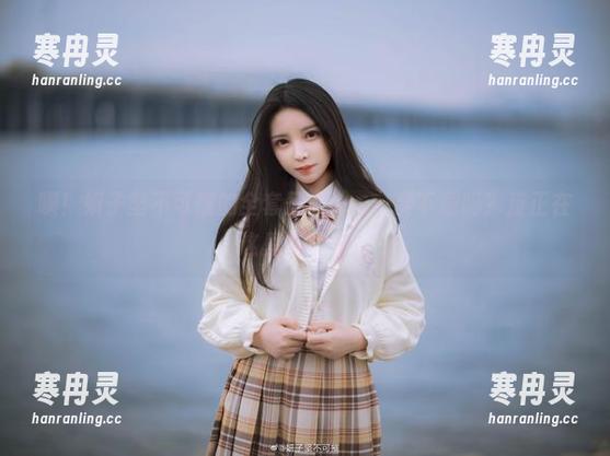 妍子坚不可摧 噗!妍子坚不可摧的全套圣诞cos,要下载吗?反正在这里晃荡着!