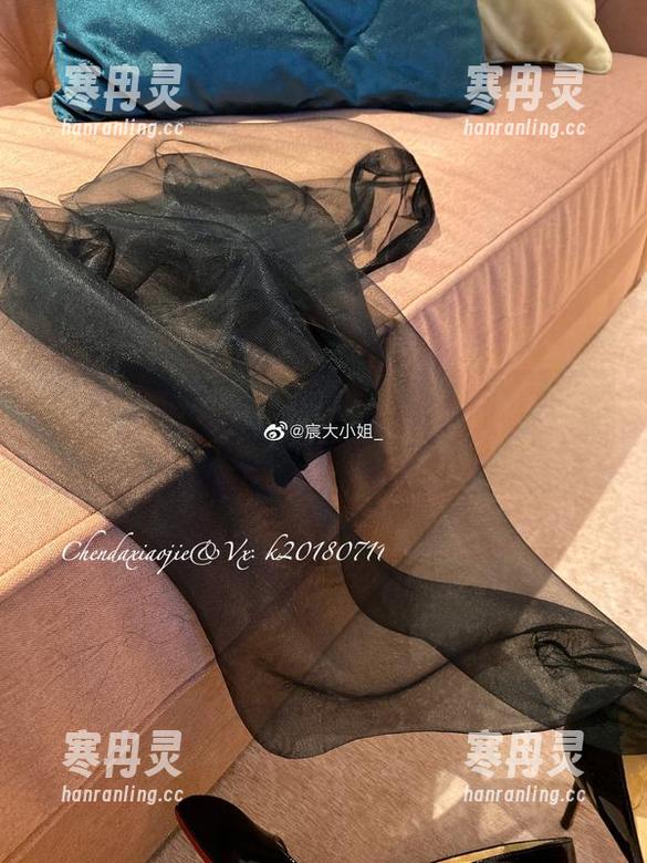 宸大小姐 微密圈 - 下载宸大小姐的泳衣合集,再也不怕夏天里没有梳理思绪的时刻