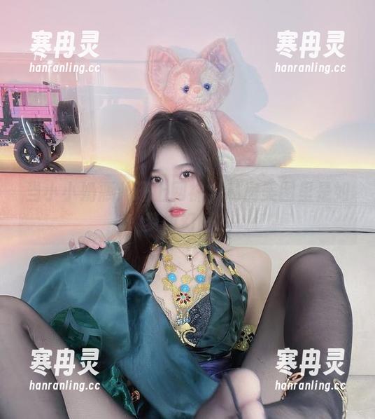 小小奶瓶儿 当小小奶瓶儿遇上网袜,私房美图里是如梦如幻吗?