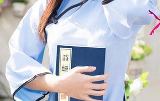 尤果网 - 在韩乐优的全套礼服里，自拍成了我的日常运动—只不过我永远在争取最好的换位角度...