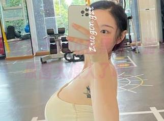 微密圈 - 左公子666在黑丝中游走，写真原图太撩人了吧？