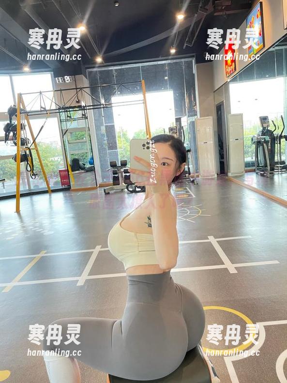 左公子666 微密圈 - 左公子666在黑丝中游走,写真原图太撩人了吧?
