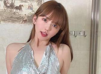 微密圈 - 看张思允nice如何穿出牛仔短裤的无圣光解决方案，套图静悄悄地在我心间种下一颗种子！