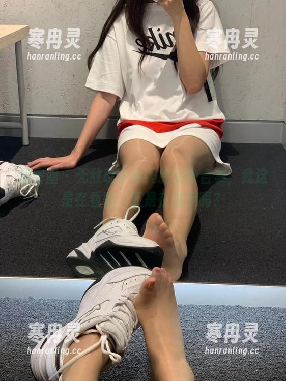 无敌哒小姨妈 微密圈 - 无敌哒小姨妈的泳池合集,我这是在看她,还是在做梦啊?