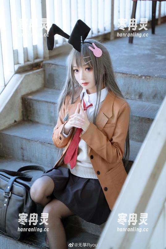 无筝ryou 无筝ryou美腿写真:爱情的备用方案,只因这双腿?