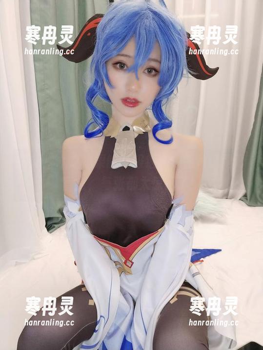 木之本果 最新!木之本果的制服组合,图片像是开盲盒,每张都太惊艳了!
