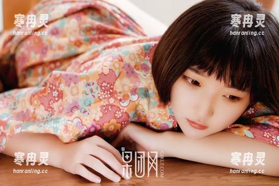 果团网-松果儿 果团网 - 这一幕松果儿的白色合集,有种无处不在的希冀,不小心联想到雪天后想打雪仗的冲动。