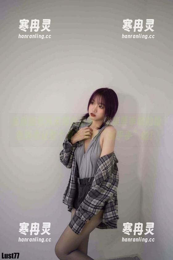 柒柒要乖哦 私房图包从未如此甜美,柒柒要乖哦的粉色泳衣让整个夏天变得“腻乎乎”的!