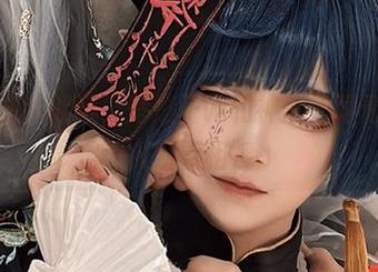 照片里的默契，楚楚子w和神鹿如同青涩恋人默默相视