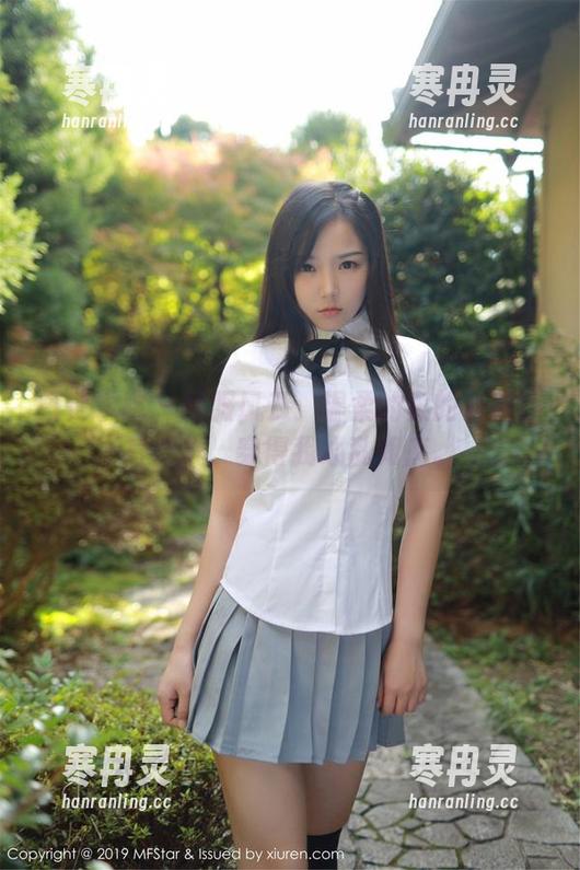 模范学院-温柔的柔 模范学院 - 制服风云:温柔的柔的最新照片合集,穿得我心乱如麻。