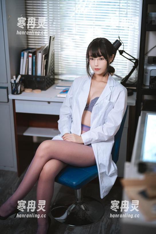 㭴野泳装写真集，汪知子的泳装哲学，快来debug一下！