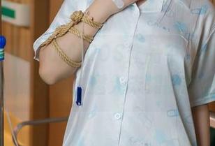 在玉汇yuuhui的COS作品中，死库水成了探险的开始，潜入未知的新空间！