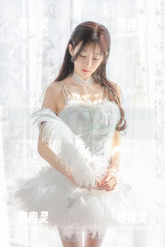 王羽杉 王羽杉的最新写真:特工与性感的完美融合,图片让你直呼意外。